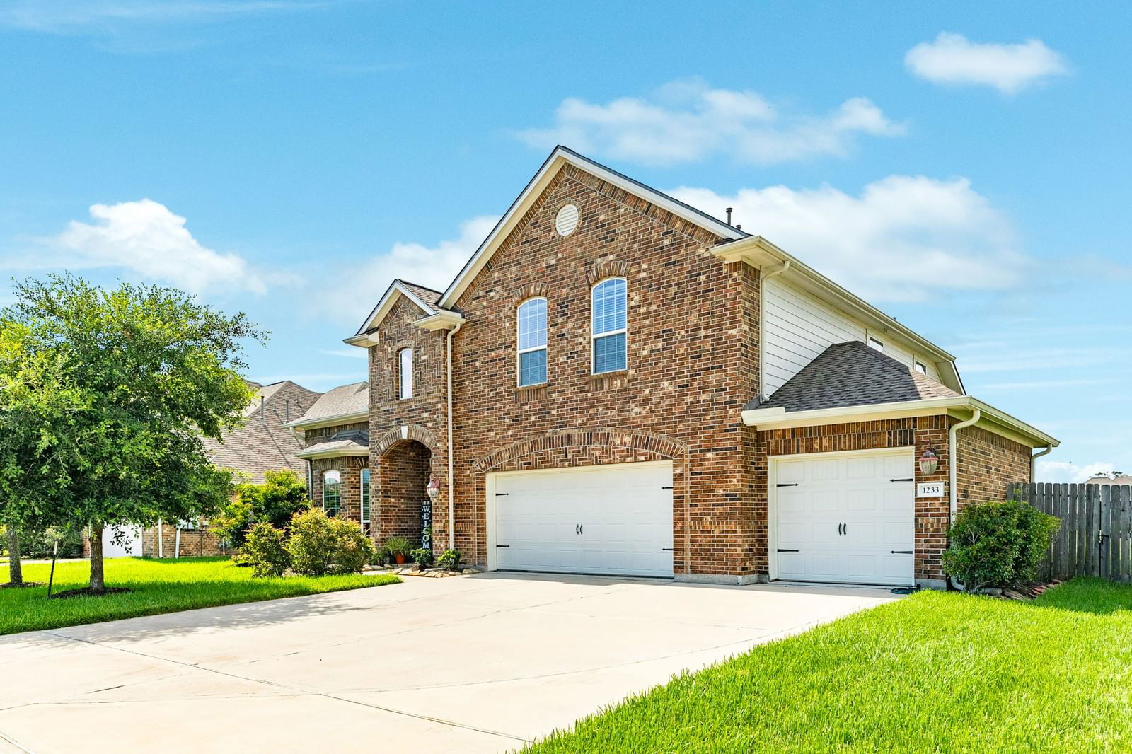 Real estate property located at 1233 Laurel, Brazoria, Heritage Court SD Sec 1, Angleton, TX, US