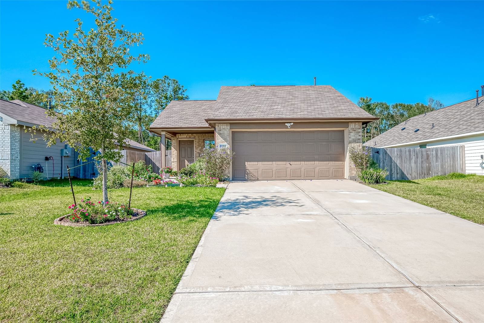 Real estate property located at 22219 Birchfield Grove, Montgomery, Pinewood At Grand Texas 02, New Caney, TX, US