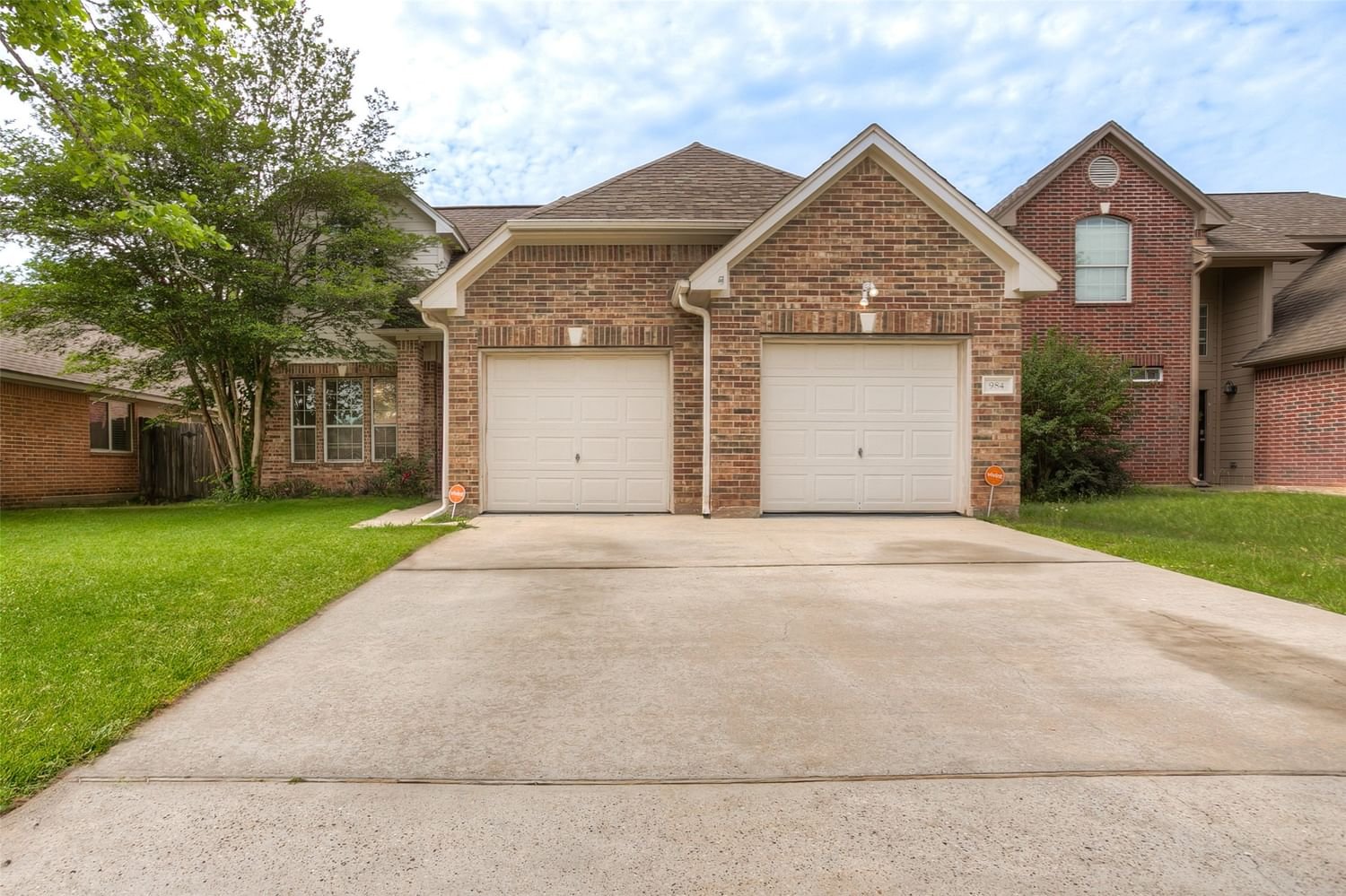 Real estate property located at 984 Oak Falls Drive, Montgomery, Olde Oaks, Willis, TX, US