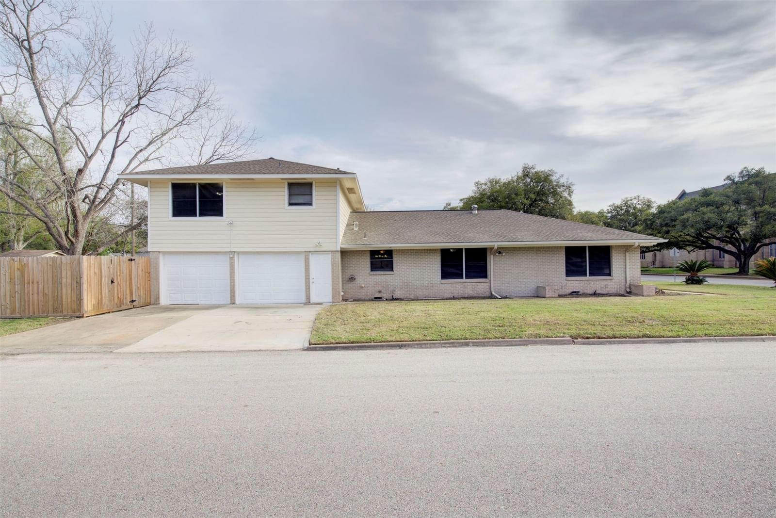 Real estate property located at 1401 George, Fort Bend, Allendale Manor, Rosenberg, TX, US