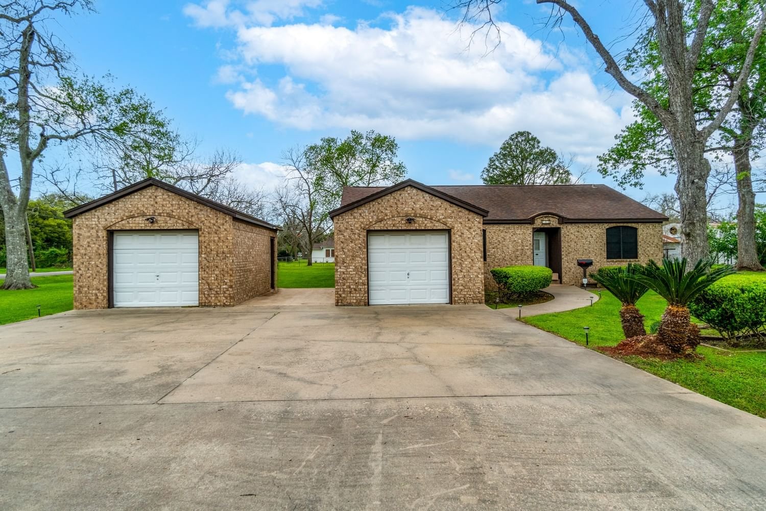 Real estate property located at 501 Avenue B, Brazoria, Glenwood Sweeny, Sweeny, TX, US