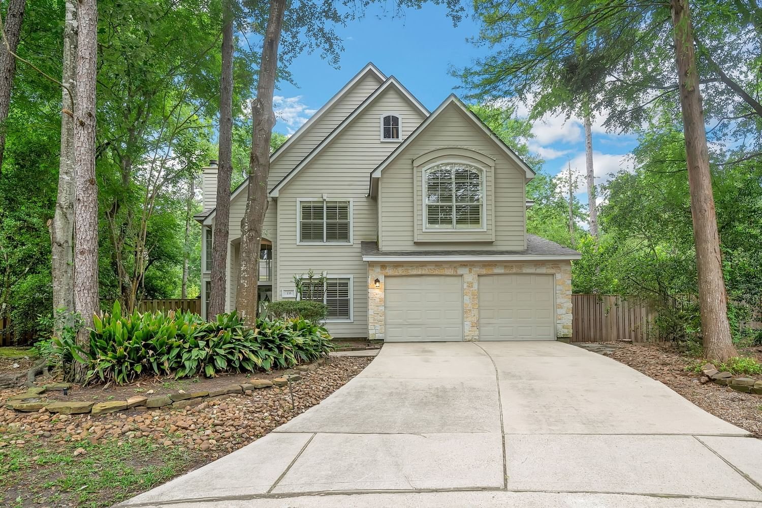 Real estate property located at 135 Shelter Rock, Montgomery, Wdlnds Village Alden Br 06, The Woodlands, TX, US
