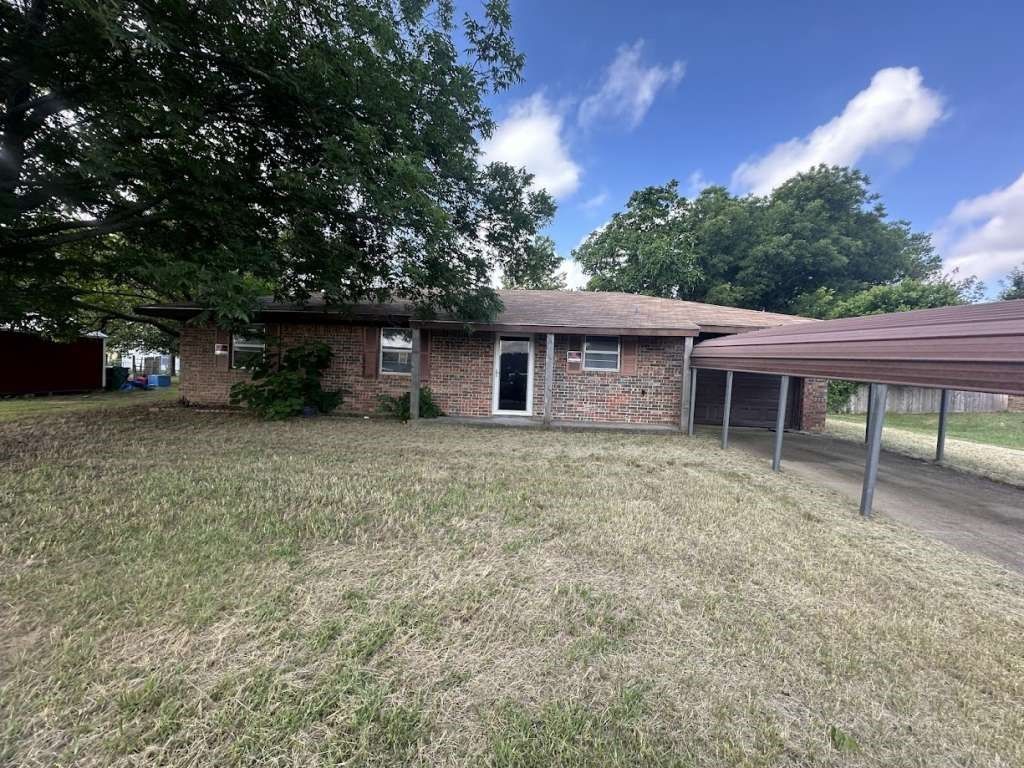 Real estate property located at 1504 Martha, Montague, Royal Crest Sub, Bowie, TX, US