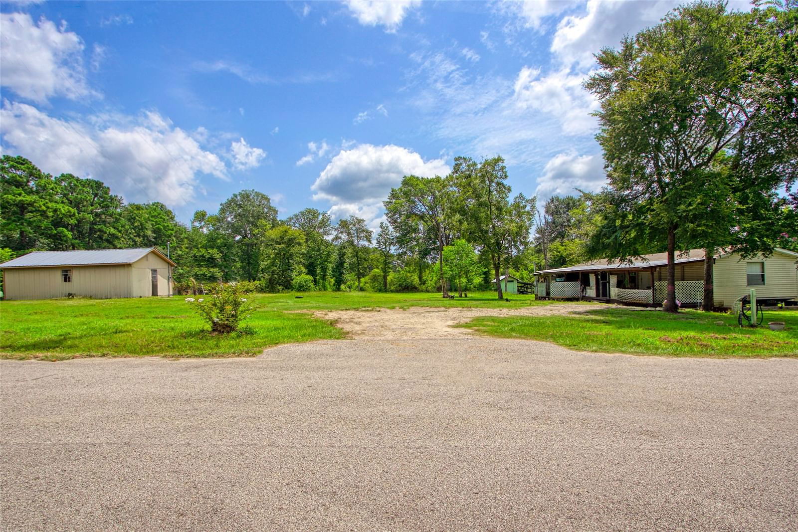 Real estate property located at 228 Geneva, Walker, Geneva Road Acres, Huntsville, TX, US