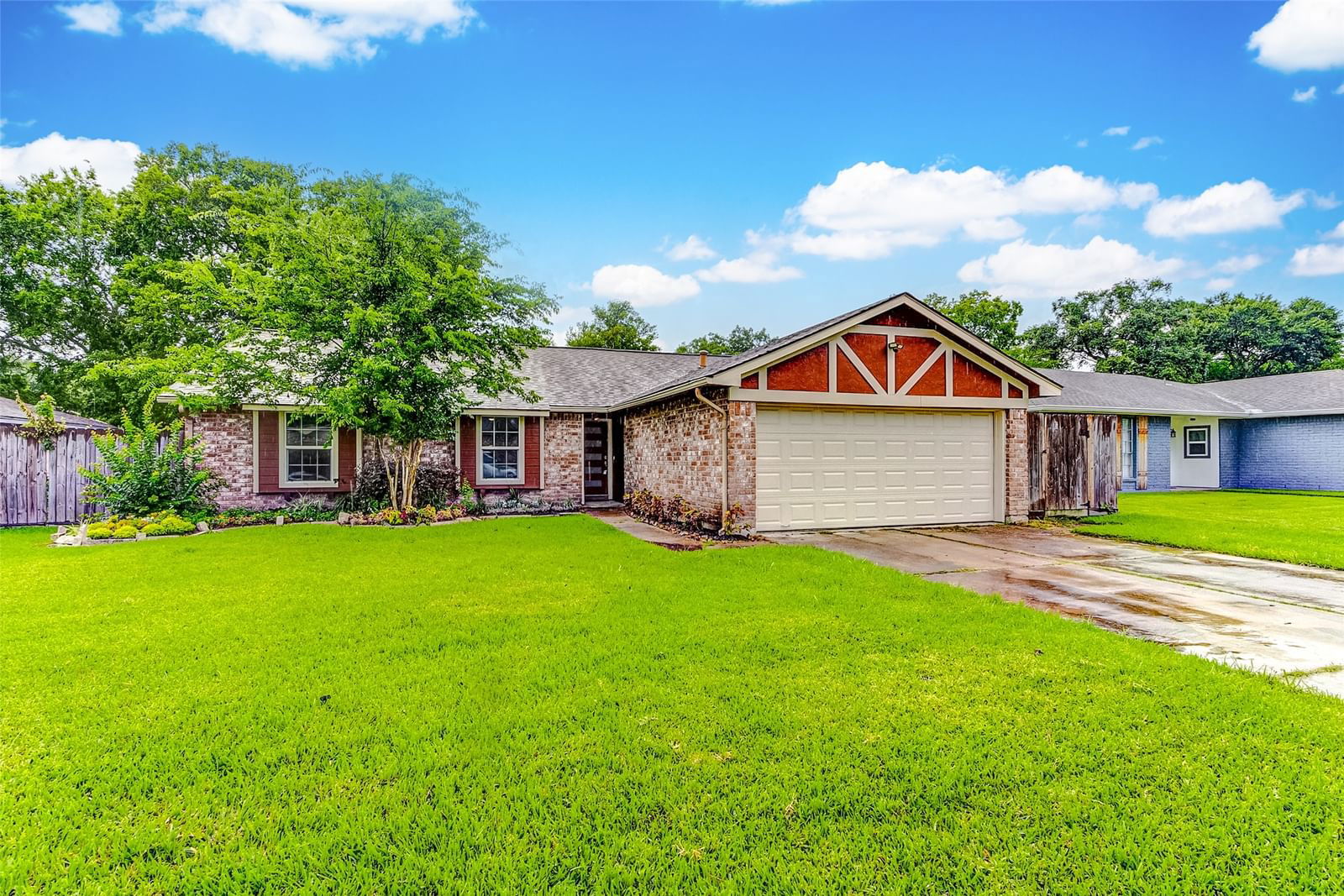 Real estate property located at 5302 Appleblossom, Harris, Wedgewood Village Sec 05, Friendswood, TX, US