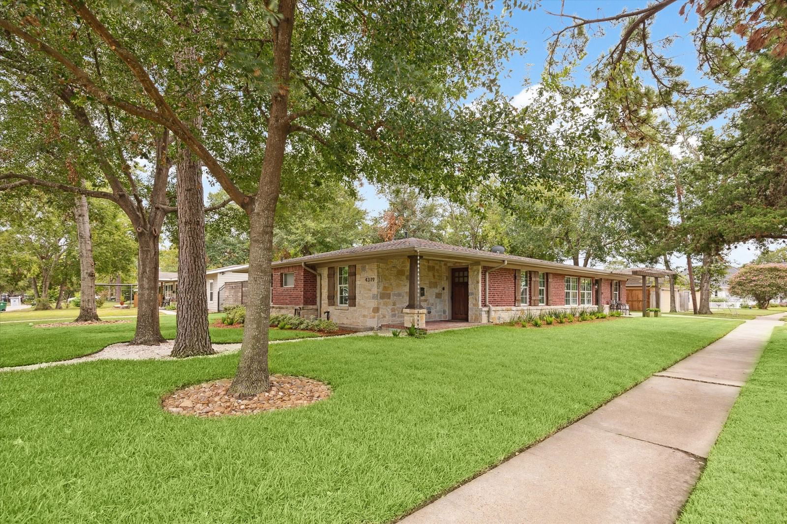 Real estate property located at 4319 Piney Woods, Harris, Oak Forest Sec 04, Houston, TX, US