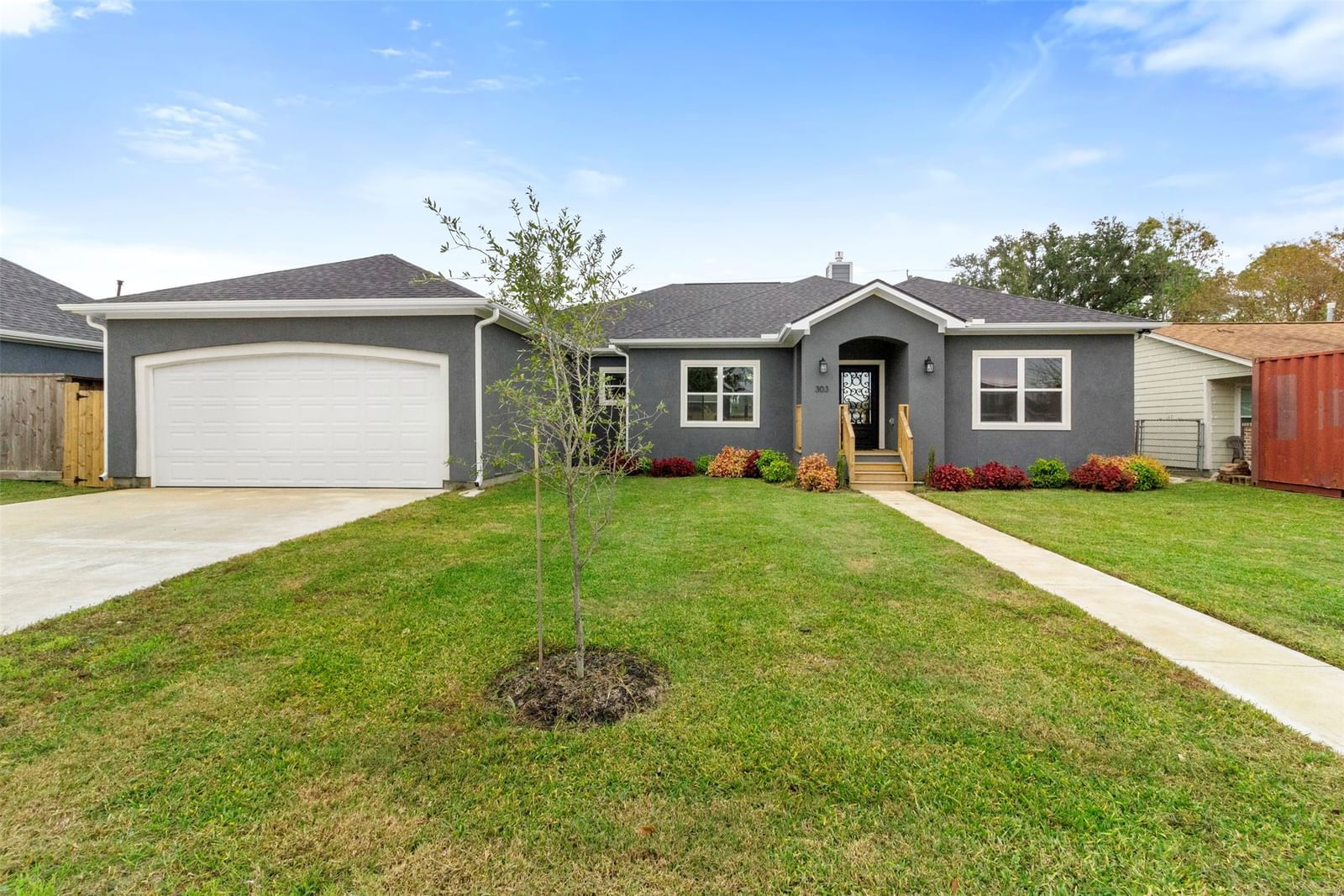 Real estate property located at 303 Kalmer, Harris, Center Place, Pasadena, TX, US