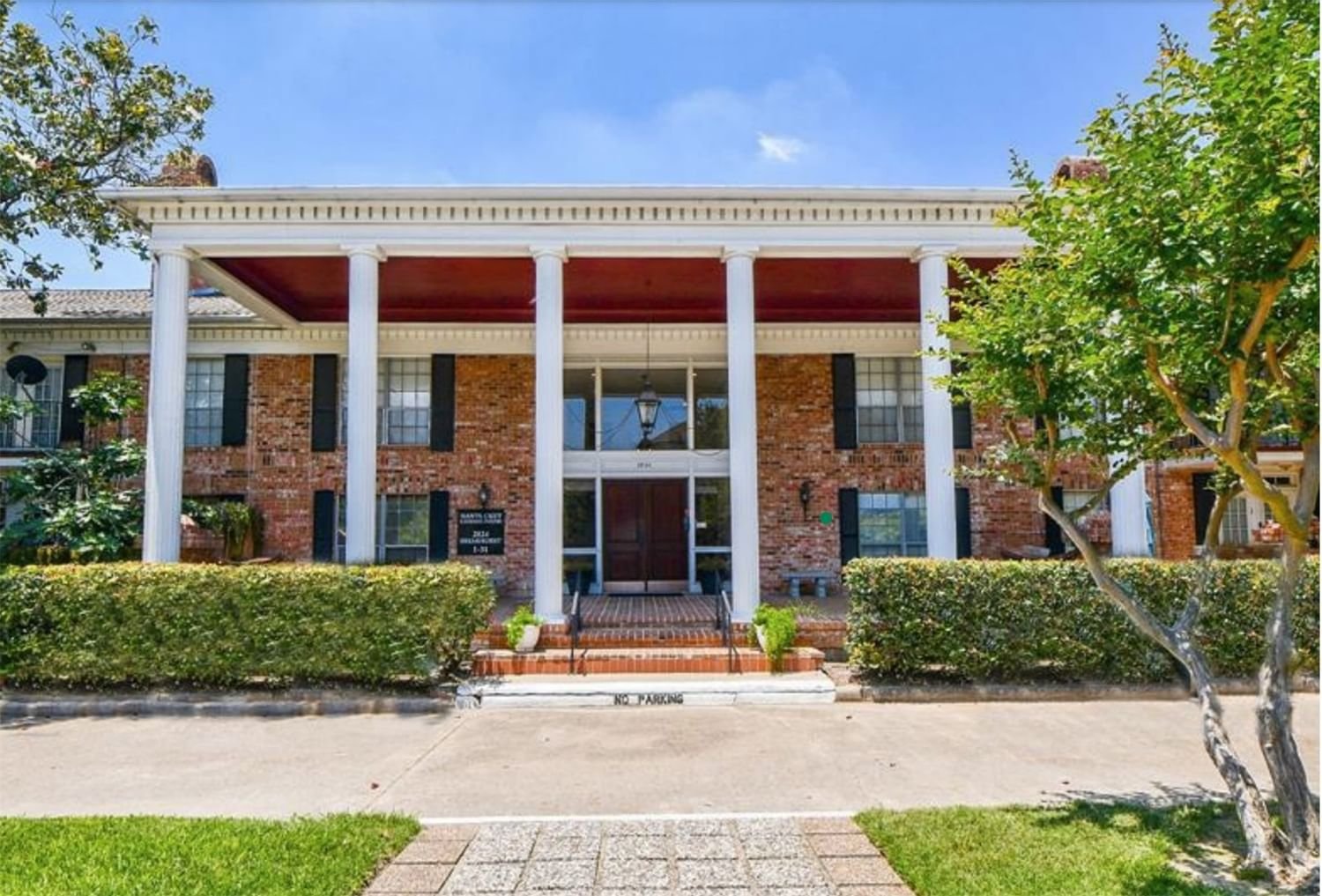 Real estate property located at 2824 Briarhurst #26, Harris, Nantucket Condo, Houston, TX, US