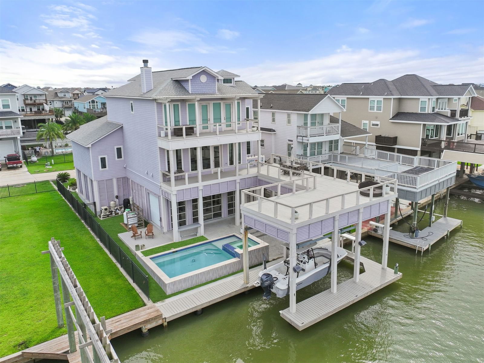 Real estate property located at 418 Jeanie Lynn, Galveston, Tiki Island, Tiki Island, TX, US