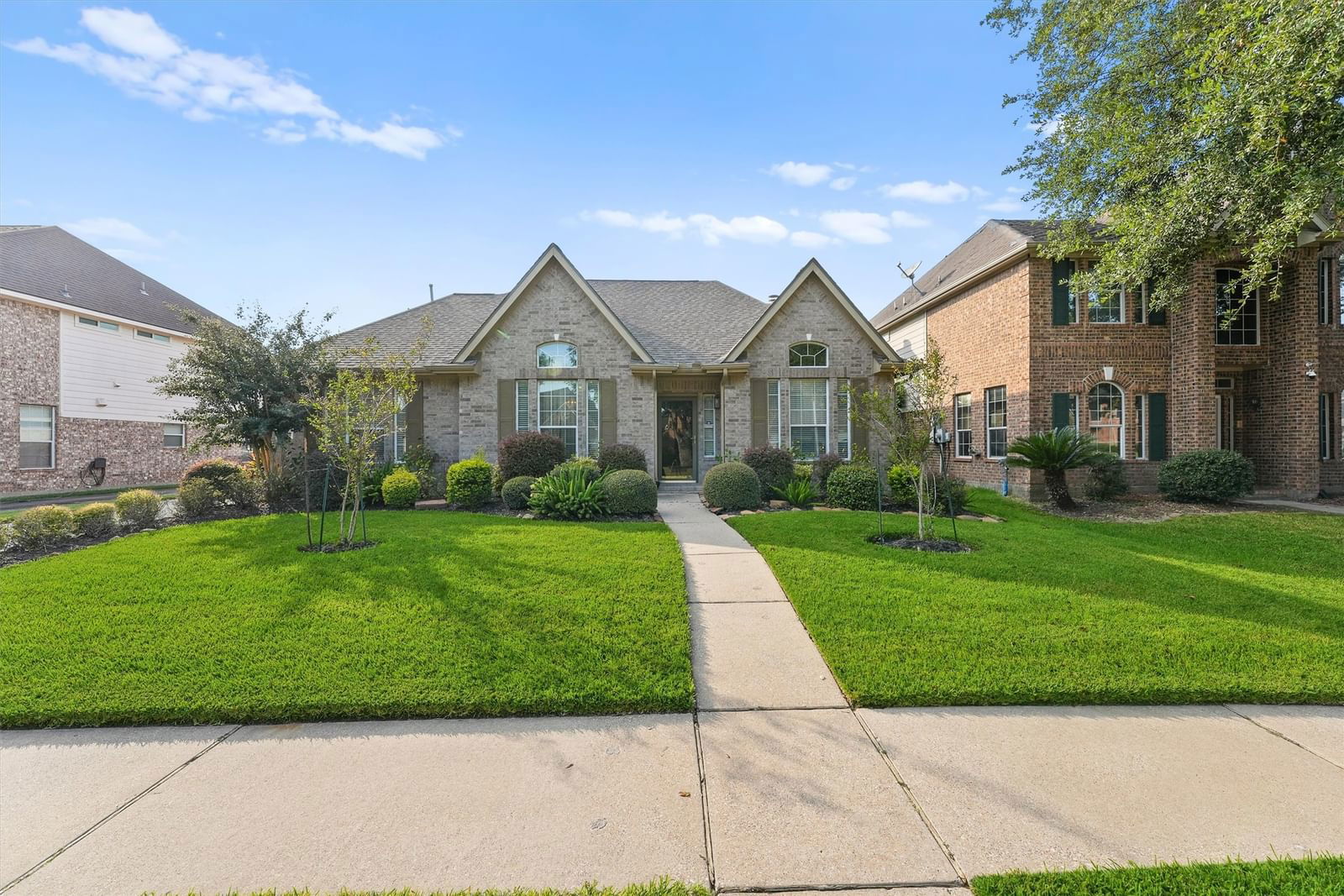 Real estate property located at 4322 Green Tree Ct, Harris, Village Grove East, Pasadena, TX, US