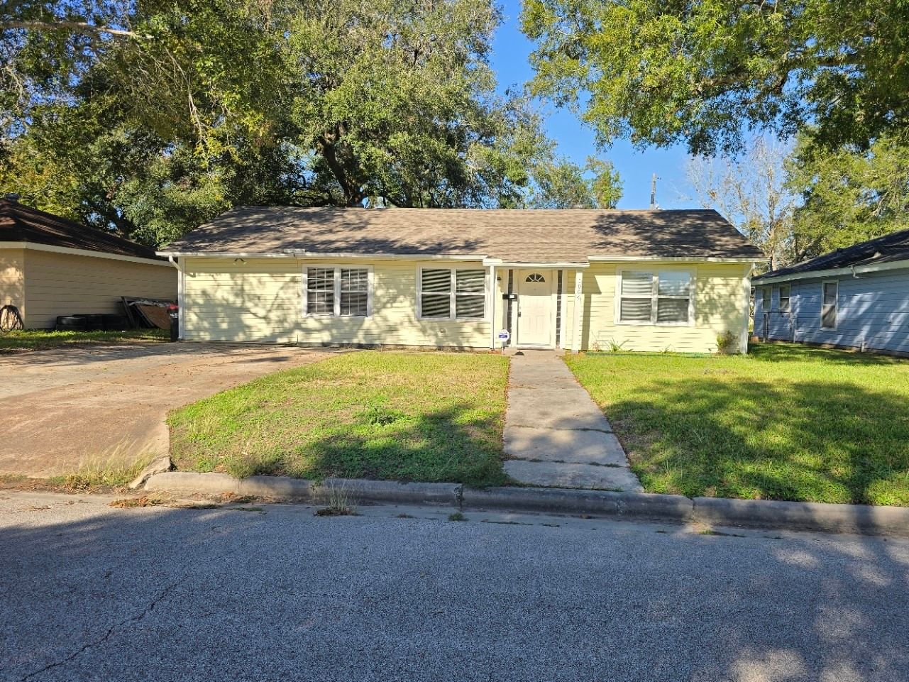 Real estate property located at 1004 Shepherd, Harris, Danubina Court Sec 02a, Baytown, TX, US