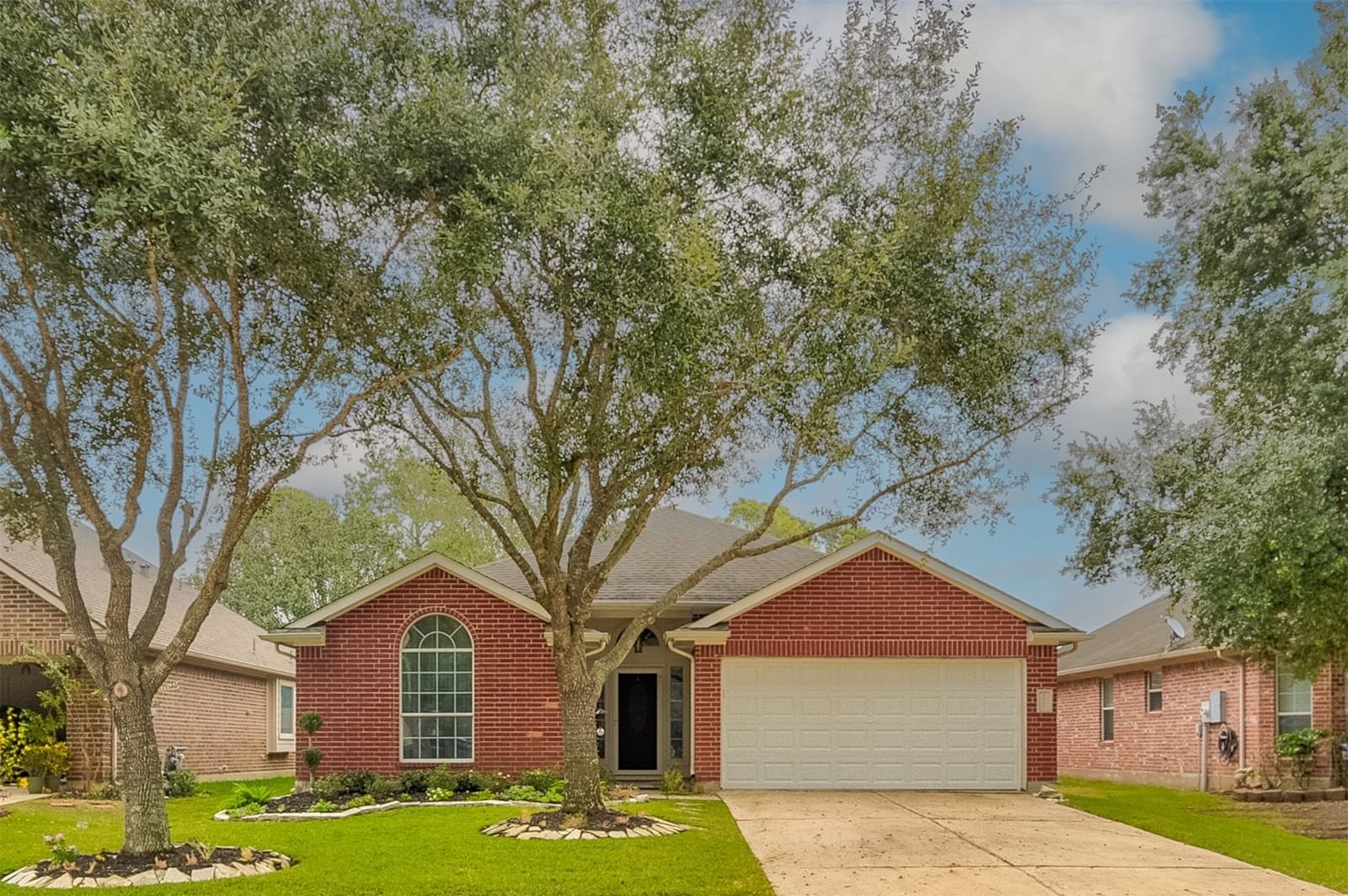 Real estate property located at 4035 Bentwood, Galveston, Bentwood At Bay Colony Sec 1, Dickinson, TX, US