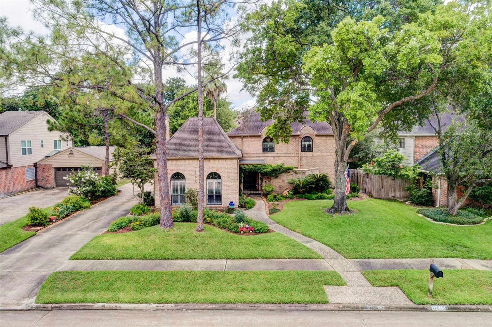 Real estate property located at 11615 Cherryknoll, Harris, Lakeside Place, Houston, TX, US