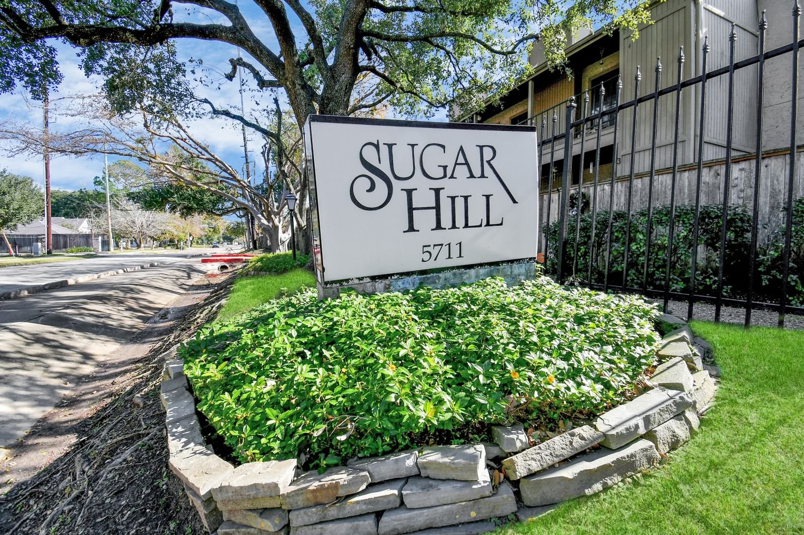 Real estate property located at 5711 Sugar Hill #6, Harris, Sugar Hill Condo, Houston, TX, US