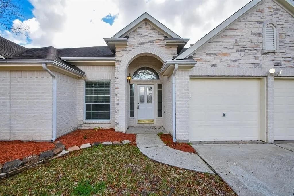 Real estate property located at 8122 Dune Brook, Harris, Clear Brook Meadows Sec 04, Pearland, TX, US