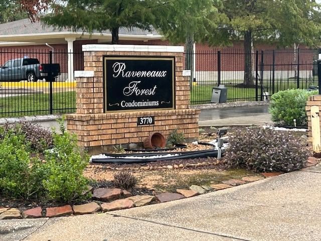 Real estate property located at 3770 Lovers Wood #802, Harris, Raveneaux Forest Condos, Houston, TX, US