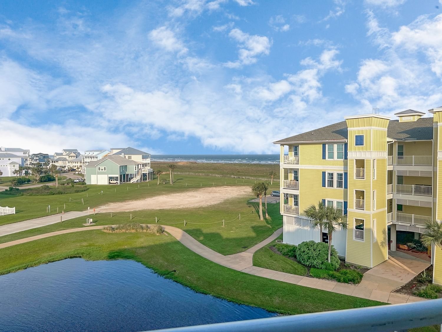 Real estate property located at 4131 Pointe West #302, Galveston, Pointe West, Galveston, TX, US