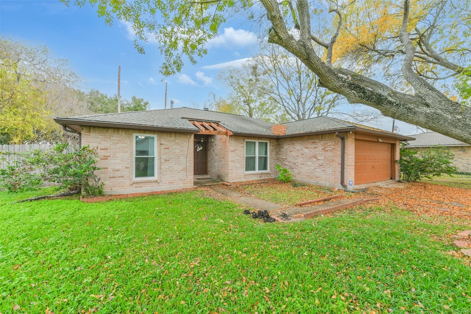 Real estate property located at 13902 Country Manor, Fort Bend, Townewest, Sugar Land, TX, US