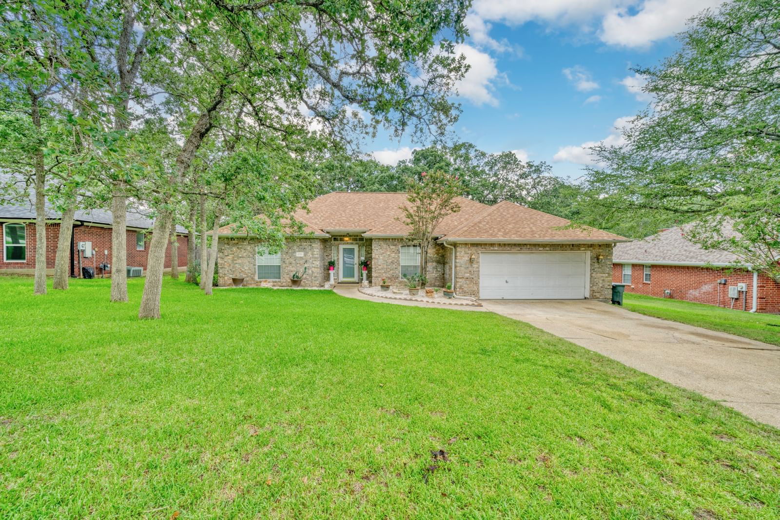 Real estate property located at 2705 Mirkwood, Brazos, Shirewood, Bryan, TX, US