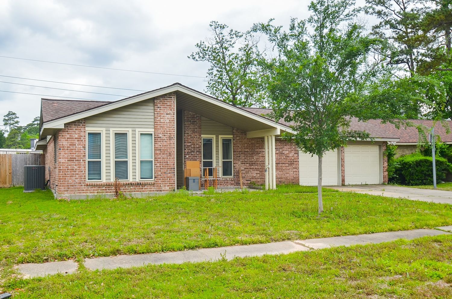 Real estate property located at 23915 Spring Moss, Harris, North Spring Sec 01 U/R & R/P, Spring, TX, US