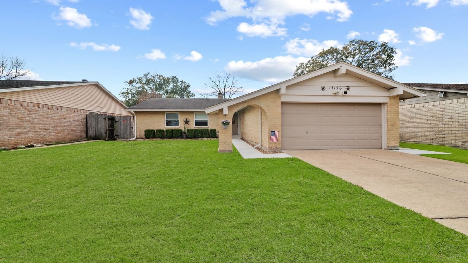 Real estate property located at 17126 Bougainvilla, Harris, Forest Bend Sec 03, Friendswood, TX, US