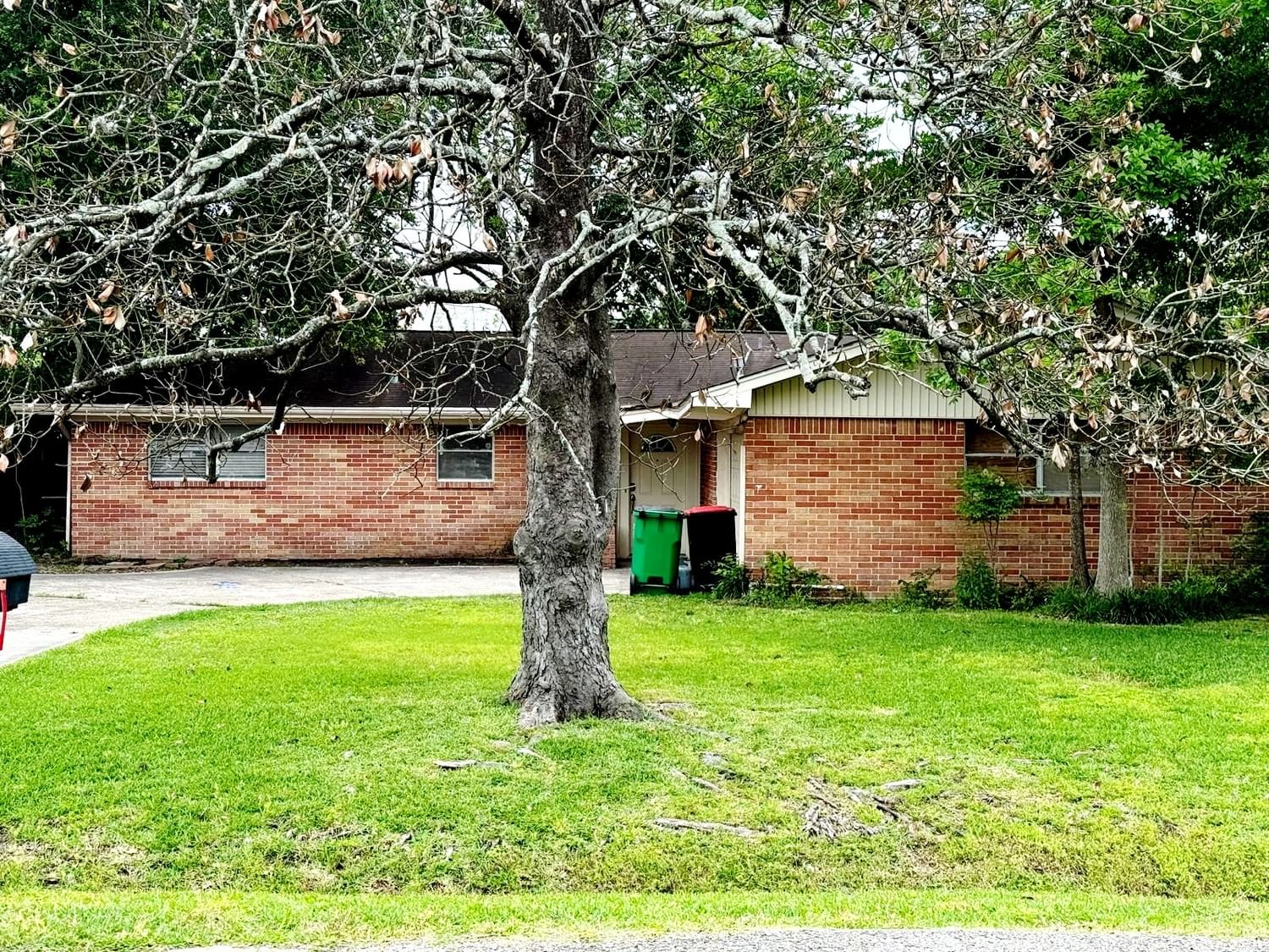 Real estate property located at 112 Honeysuckle, Harris, Lakewood, Baytown, TX, US