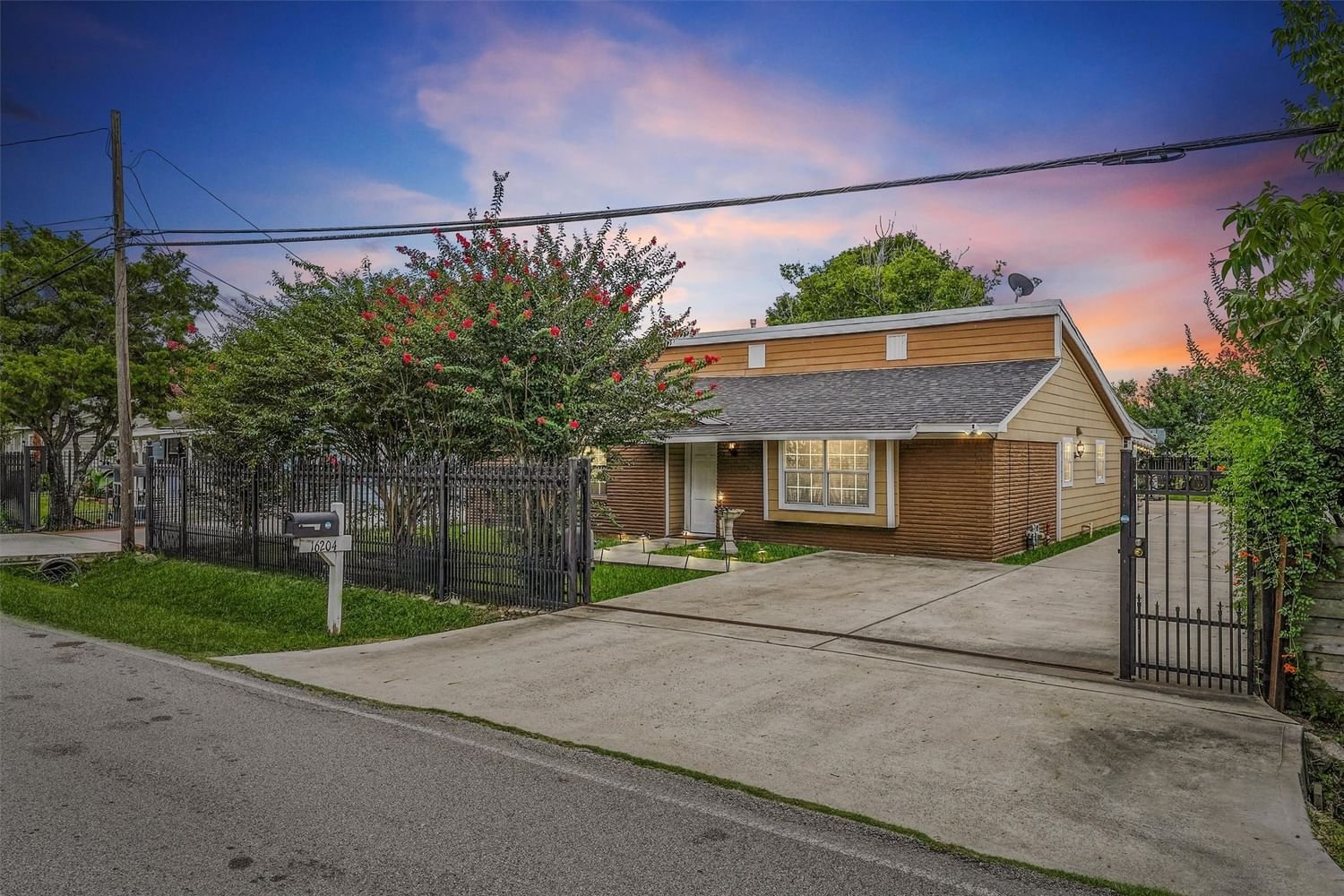 Real estate property located at 16204 North Shore, Harris, Channelview, TX, US