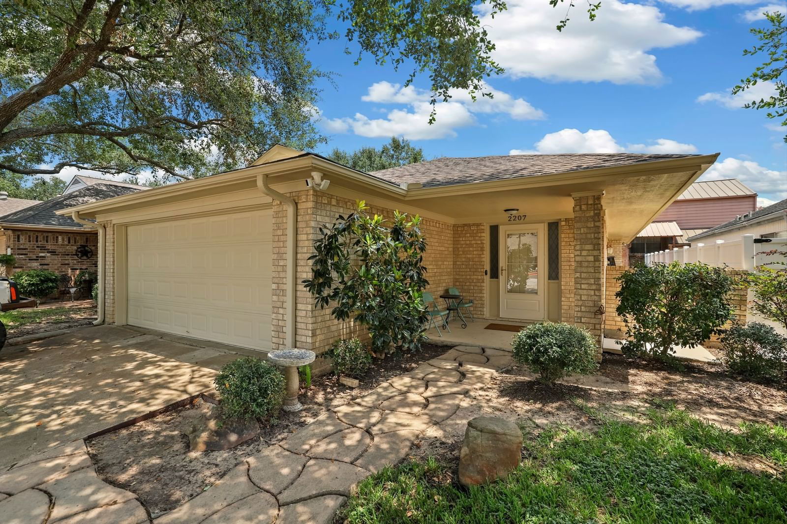 Real estate property located at 2207 Dowling, Fort Bend, Country Club Manor, Richmond, TX, US