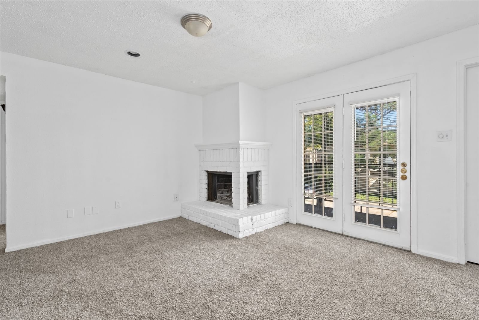 Real estate property located at 7402 Alabonson #106, Harris, Inwood Pines Condo, Houston, TX, US