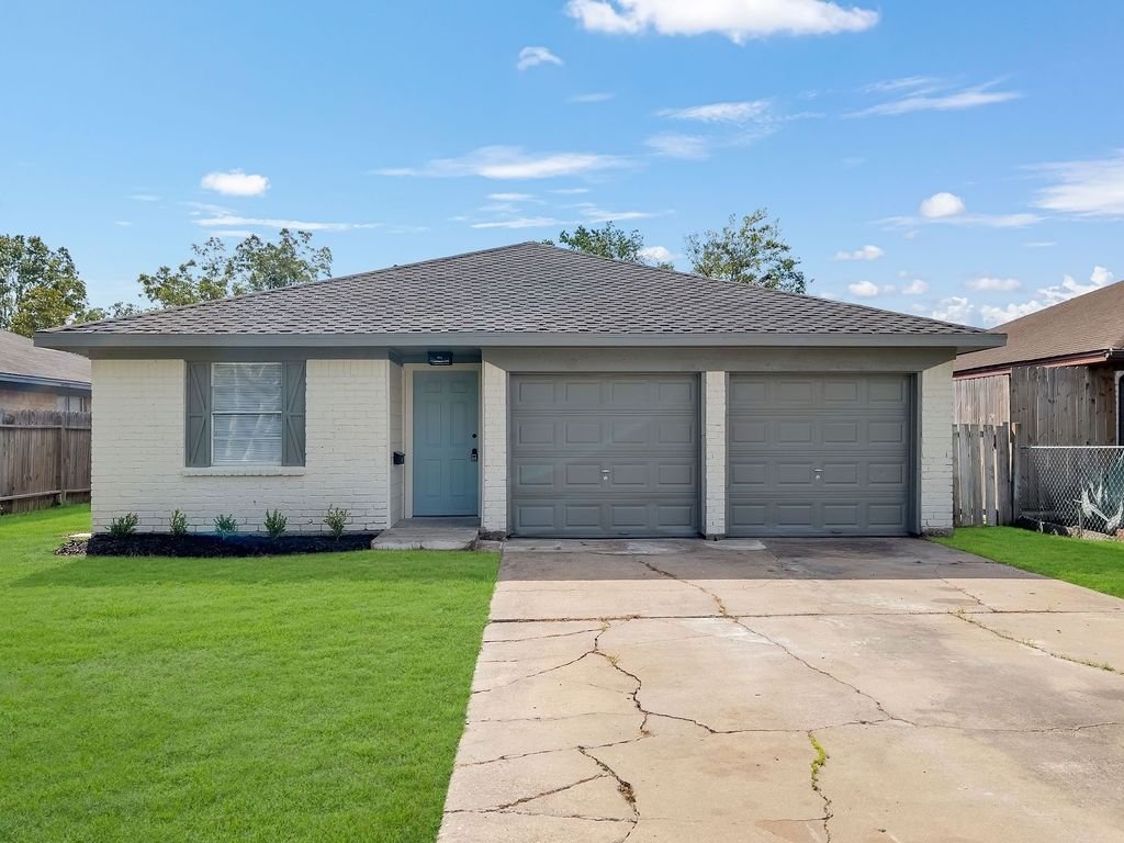 Real estate property located at 1805 Wren, Galveston, Clear Creek Heights, League City, TX, US
