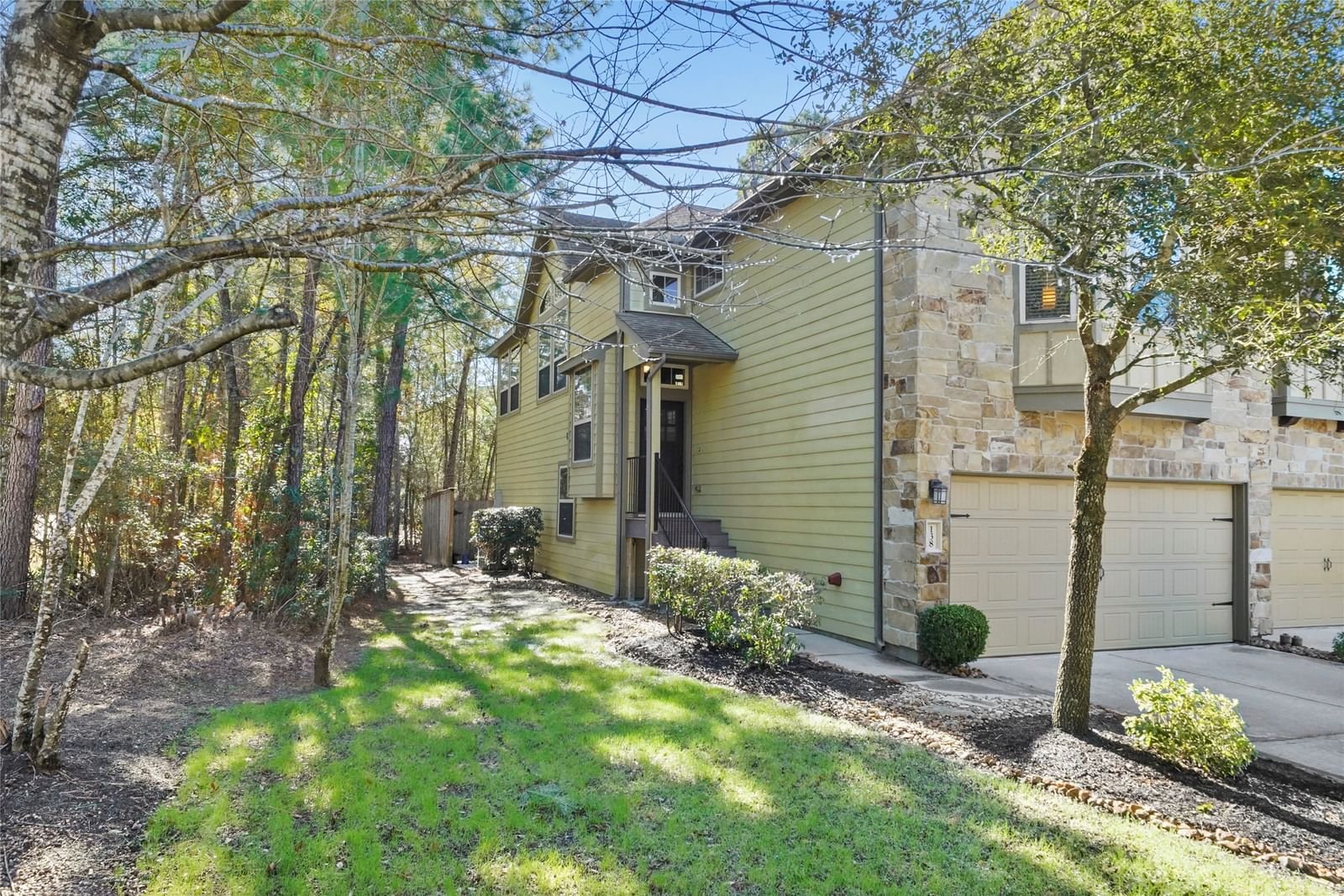 Real estate property located at 138 Cheswood Manor, Montgomery, Woodlands Village SterlingRidge Cheswood, The Woodlands, TX, US
