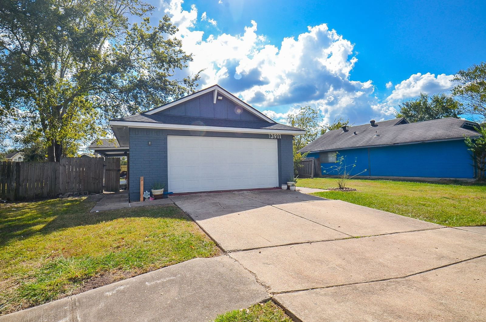 Real estate property located at 13911 Clear Forest Dr, Fort Bend, Townewest, Sugar Land, TX, US