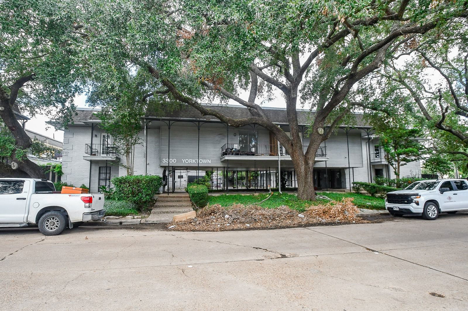 Real estate property located at 3300 Yorktown #32, Harris, Yorktown T/H Condo, Houston, TX, US