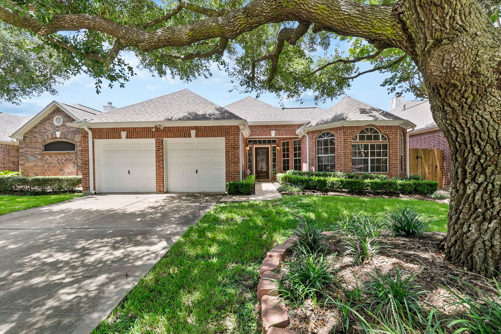 Real estate property located at 1910 Emerald Green, Harris, Green Trails Oaks, Houston, TX, US