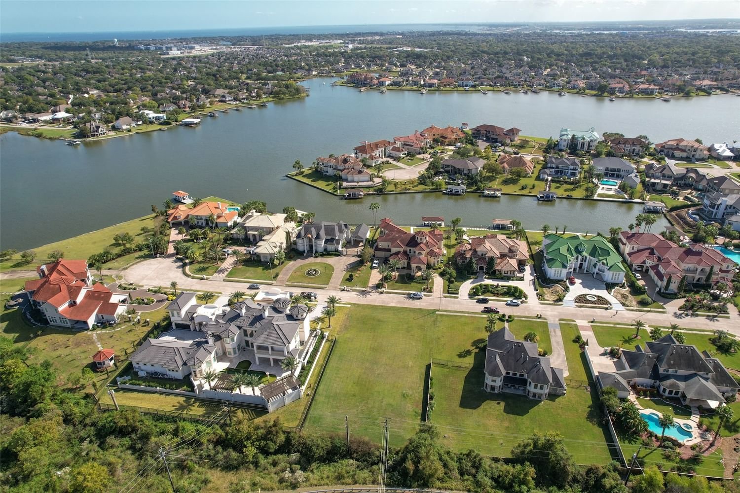 Real estate property located at 1780 Shore Line, Harris, Taylor Lake Shores, Seabrook, TX, US