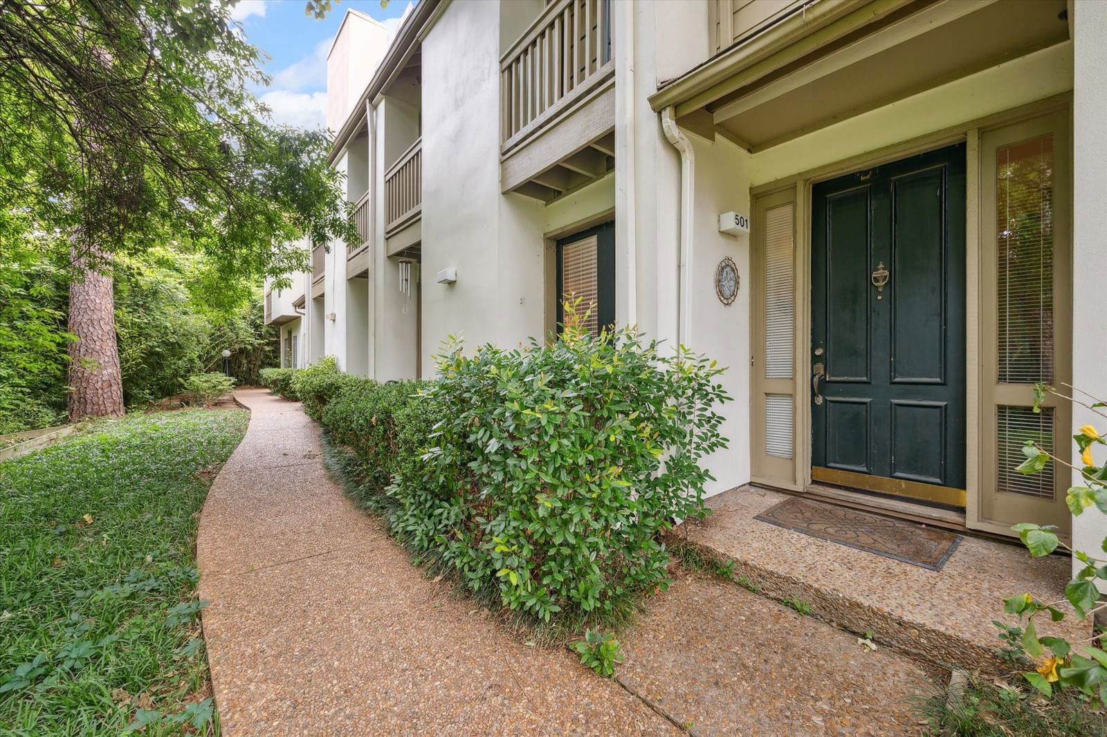 Real estate property located at 2100 Tanglewilde #501, Harris, Oaks Woodlake Condo Sec 02, Houston, TX, US