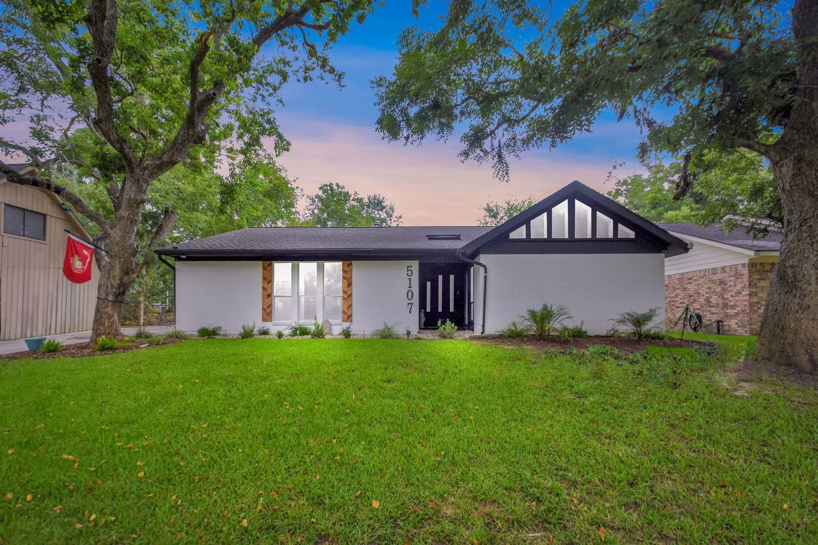 Real estate property located at 5107 Tashkent, Harris, Wedgewood Village Sec 01, Friendswood, TX, US