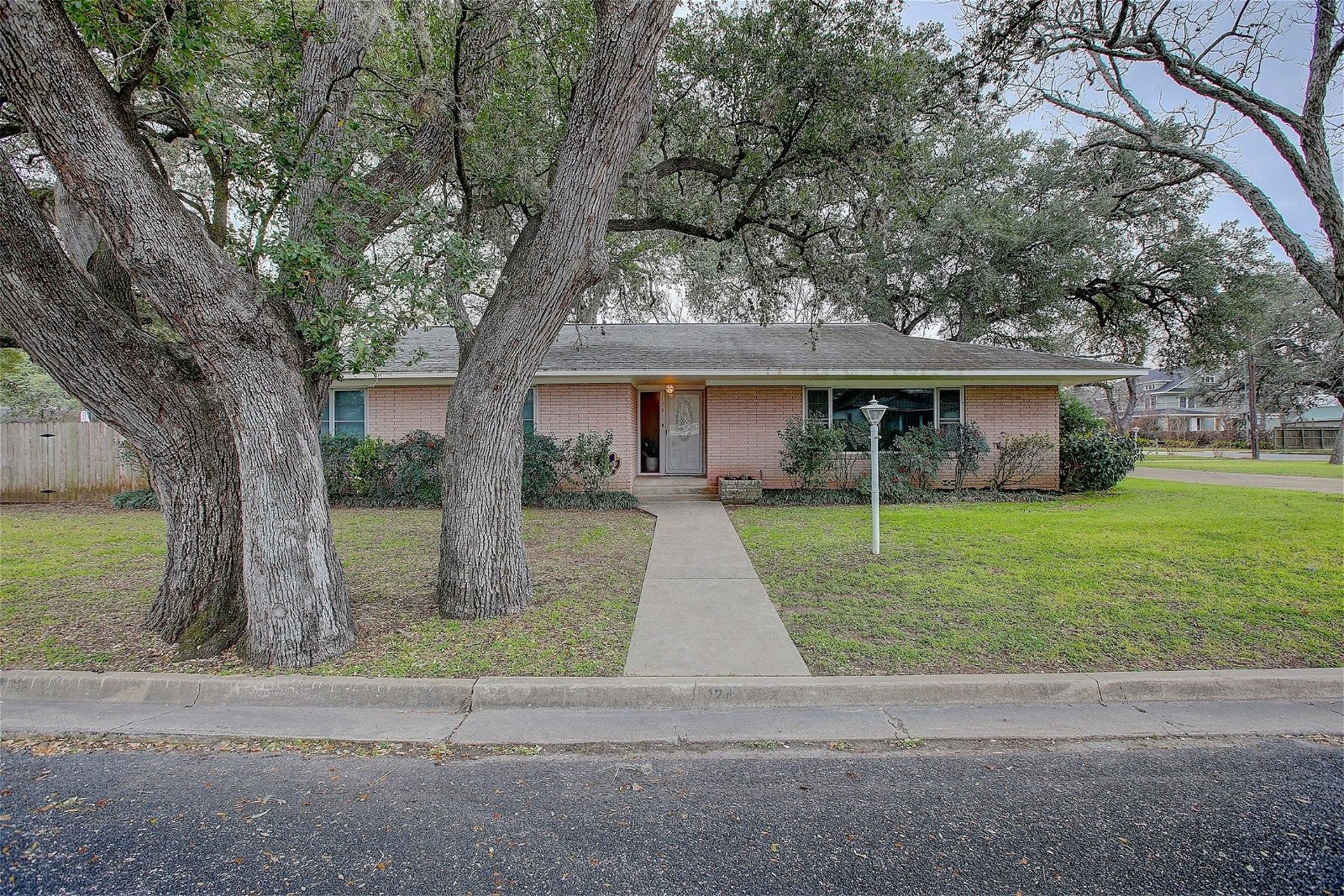 Real estate property located at 124 Walnut, Fayette, Eblin 426, La Grange, TX, US