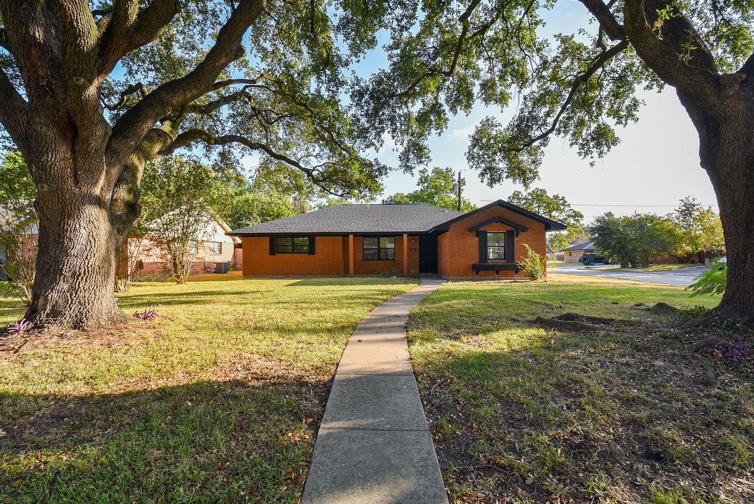 Real estate property located at 13923 Woodforest, Harris, Woodforest Sec 04, Houston, TX, US