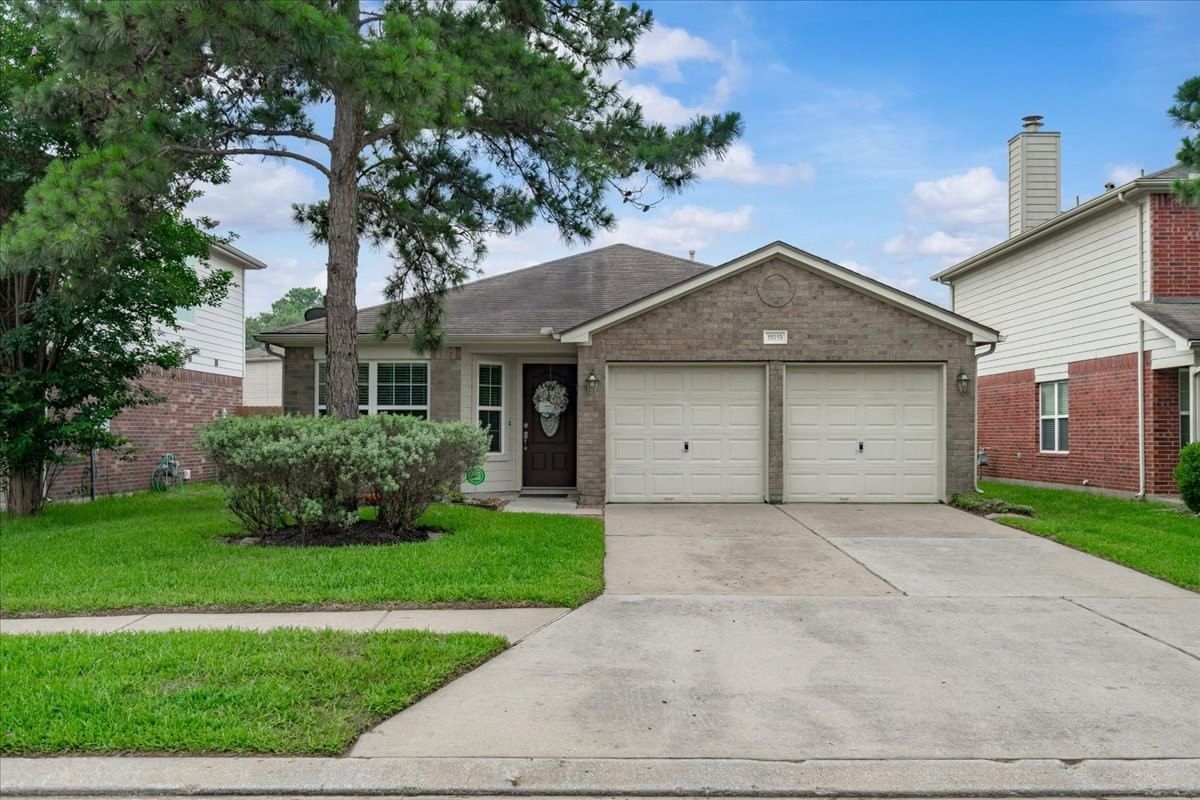 Real estate property located at 11919 S Brenton Knoll, Harris, Northpointe East, Tomball, TX, US
