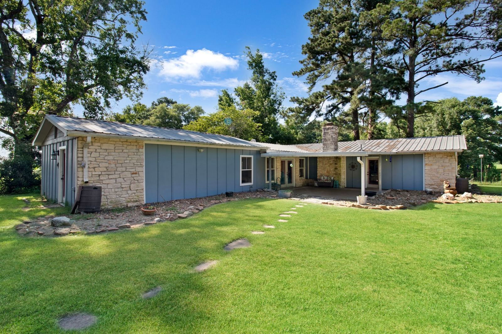 Real estate property located at 2227 Young, Polk, Thomas A Stanwood Surv A-533, Livingston, TX, US