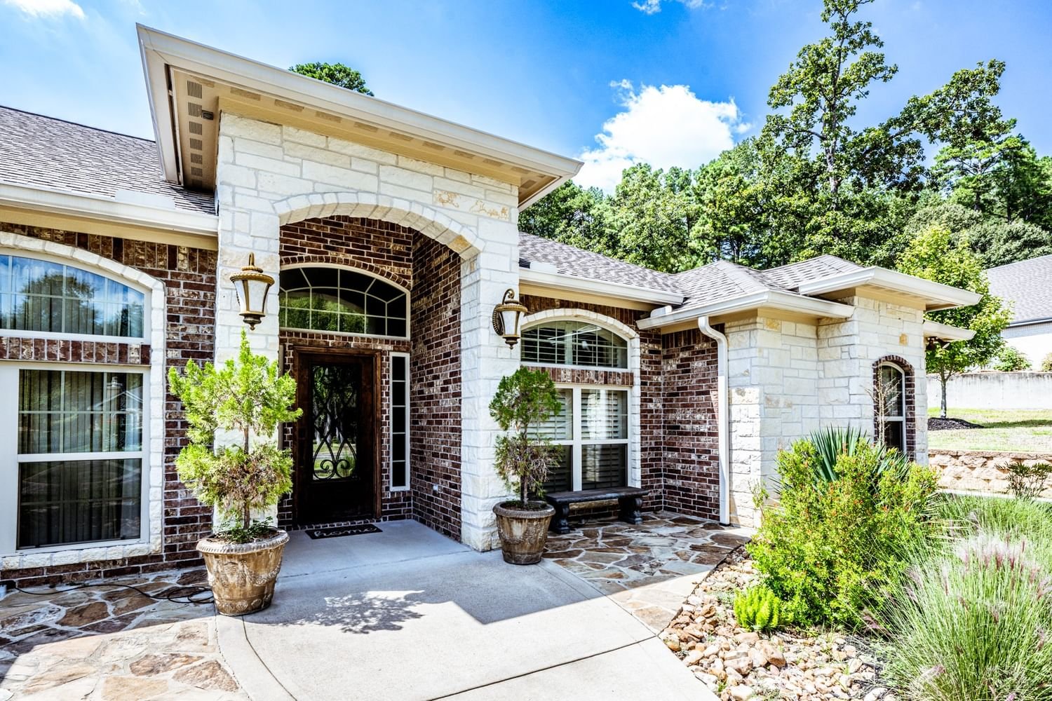 Real estate property located at 1007 Amesbury, Walker, Huntsville, TX, US