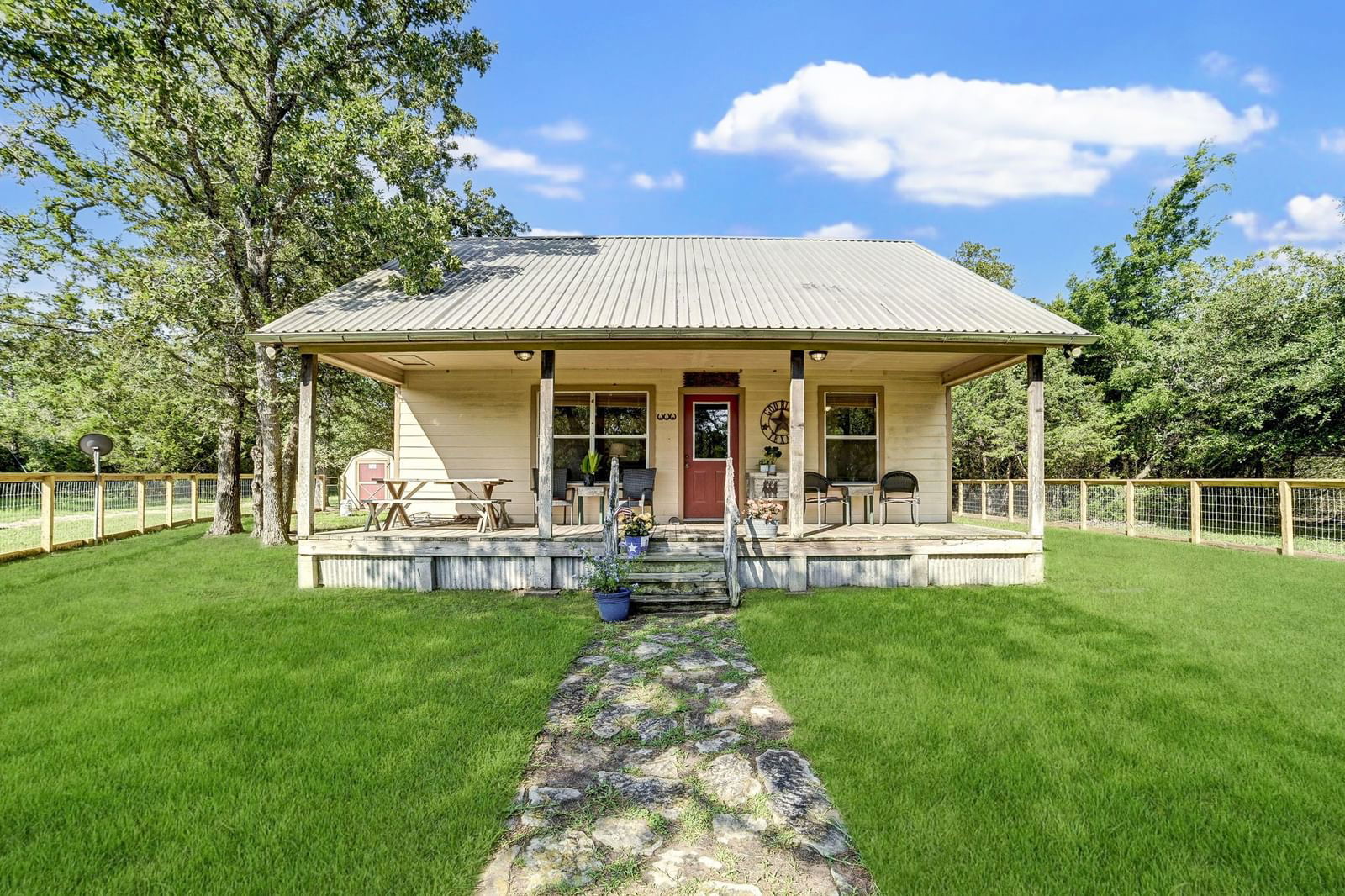 Real estate property located at 1301 County Road 2103, Colorado, n/a, Weimar, TX, US