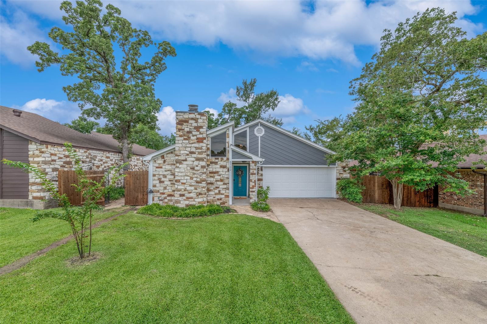 Real estate property located at 8702 Greenleaf, Brazos, Emerald Forest, College Station, TX, US