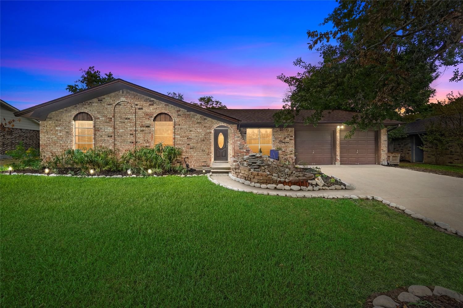 Real estate property located at 2209 Hillside, Brazos, The Oaks, Bryan, TX, US
