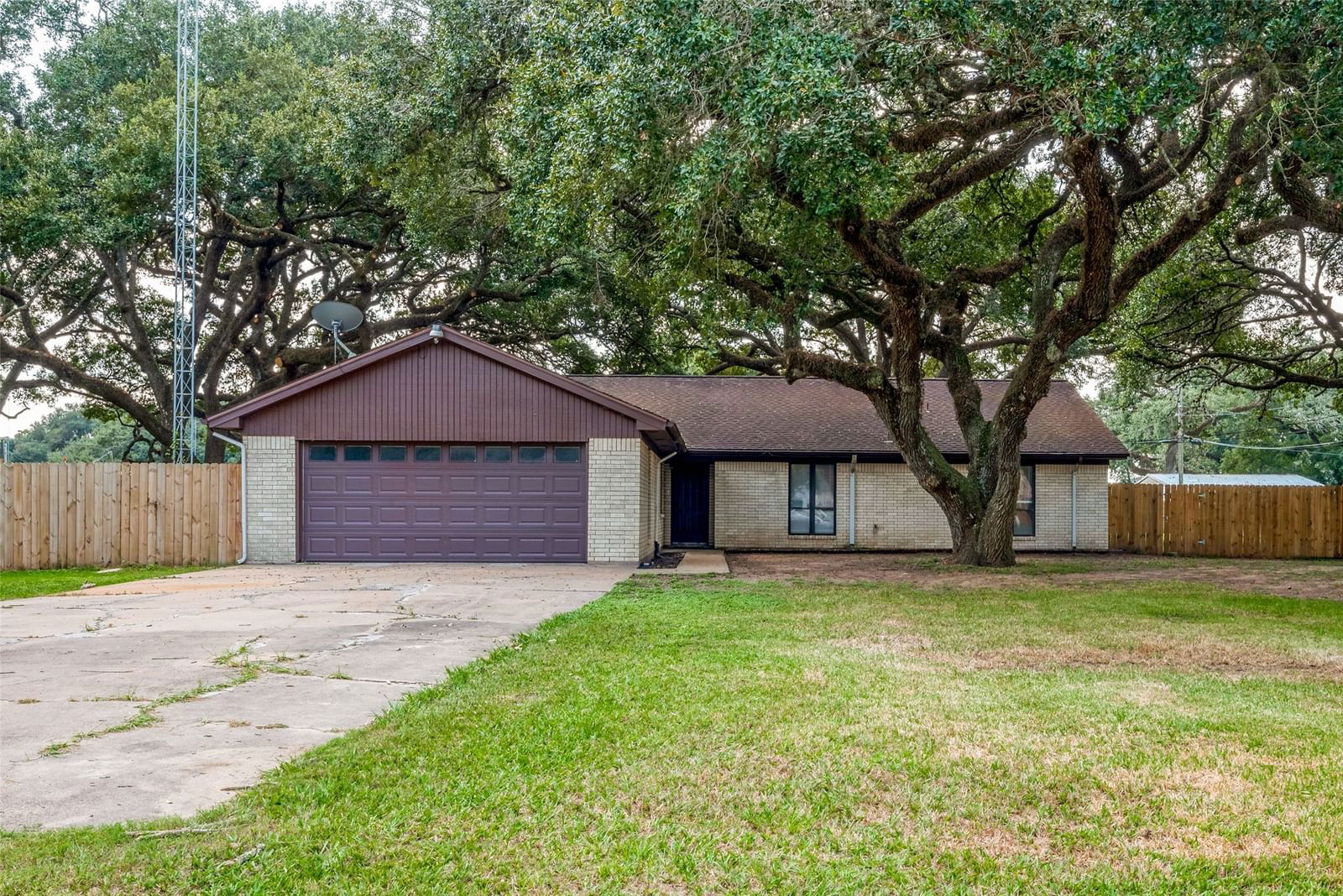 Real estate property located at 311 Bryan, Wharton, Live Oaks Estate, Boling, TX, US