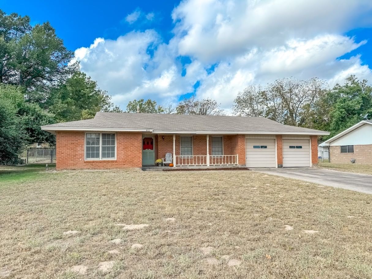 Real estate property located at 811 8th, Freestone, None, Teague, TX, US