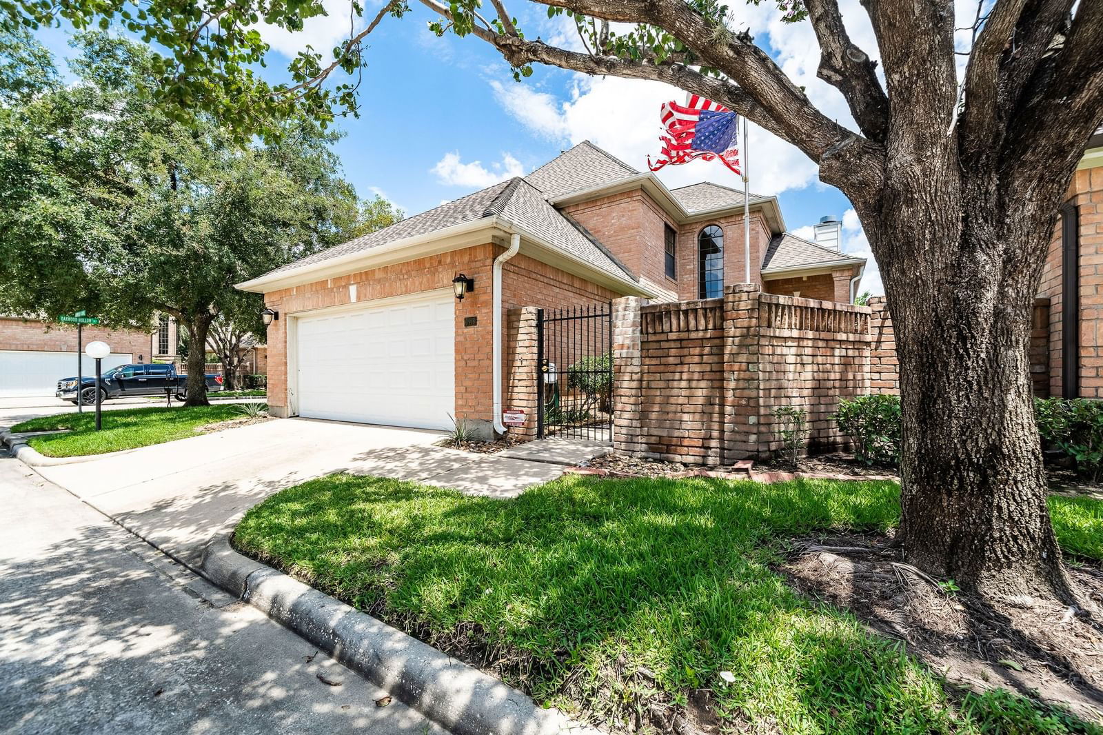 Real estate property located at 6818 Oakwood, Harris, Oakwood Forest Sec 04, Houston, TX, US