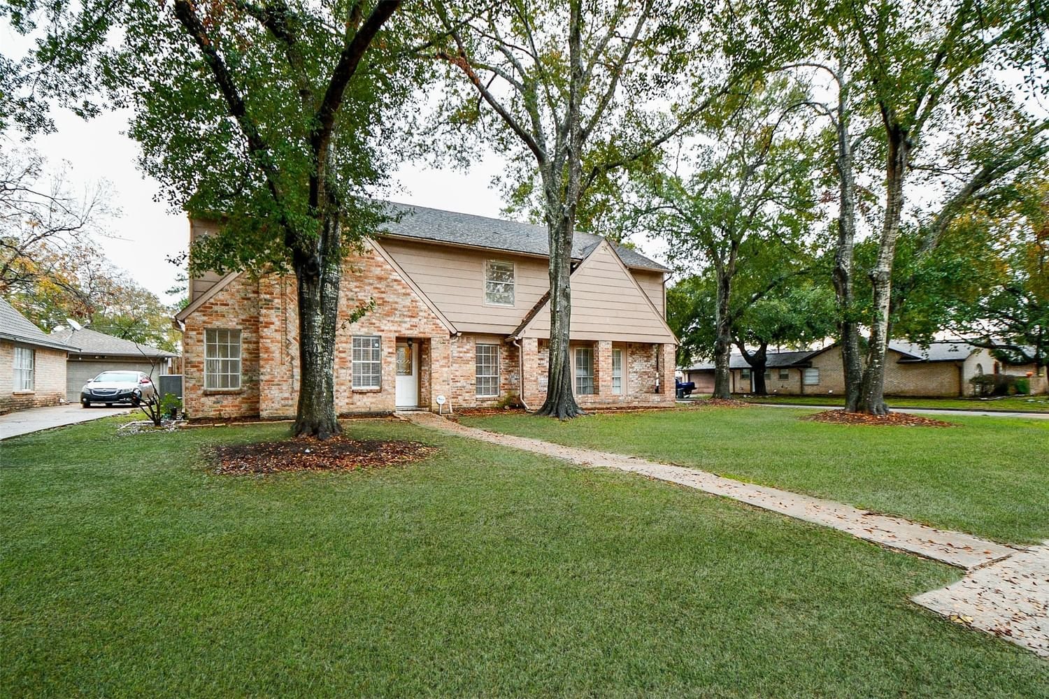 Real estate property located at 11902 Mill Trail, Harris, Woodedge Village Sec 01, Houston, TX, US