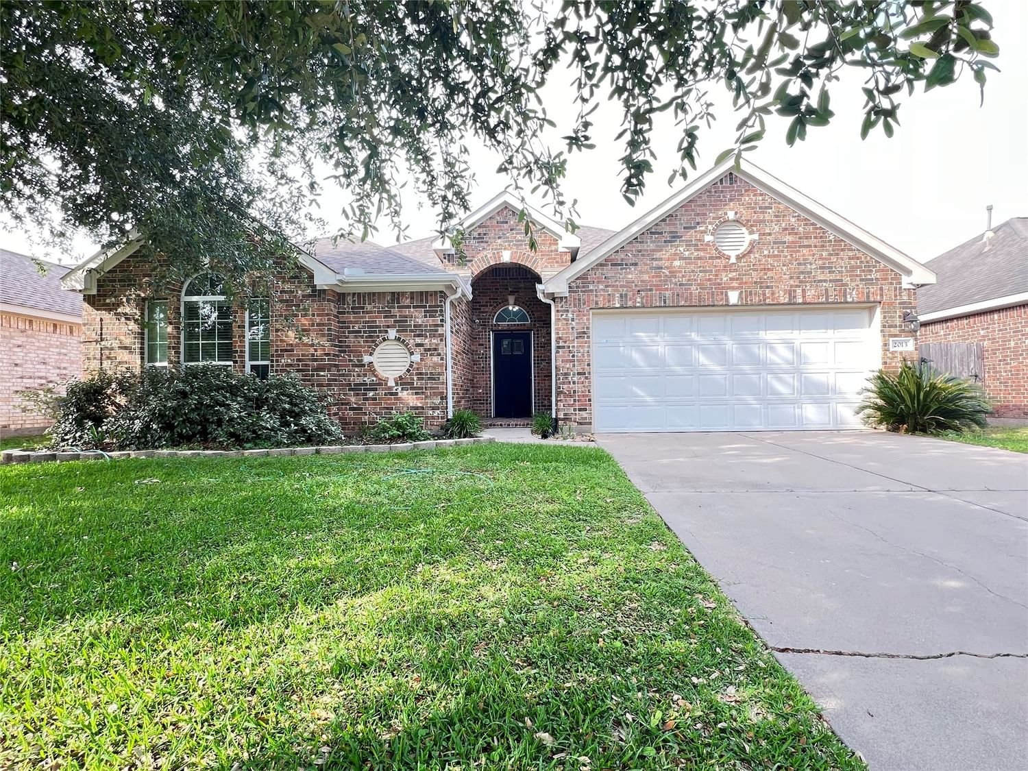 Real estate property located at 2013 Water Trace, Fort Bend, Fountains At Jane Long Farms Sec 1, Richmond, TX, US